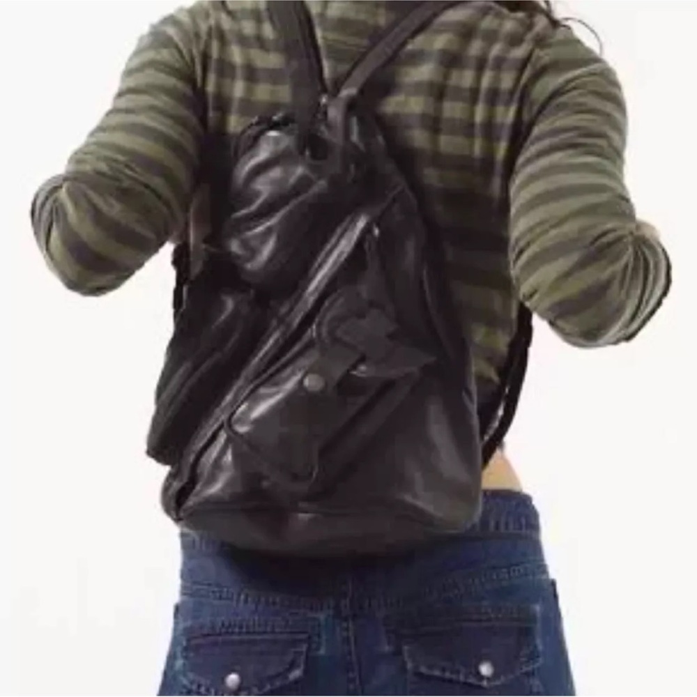 Free People We The Free Sparrow Convertible Sling Bag Shadow Carbon Gray - Picture 9 of 11